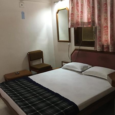 Hotel Grg Vadodara Exteriör bild