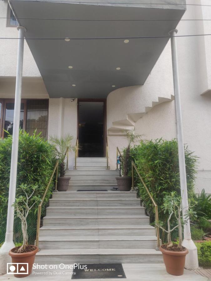 Hotel Grg Vadodara Exteriör bild