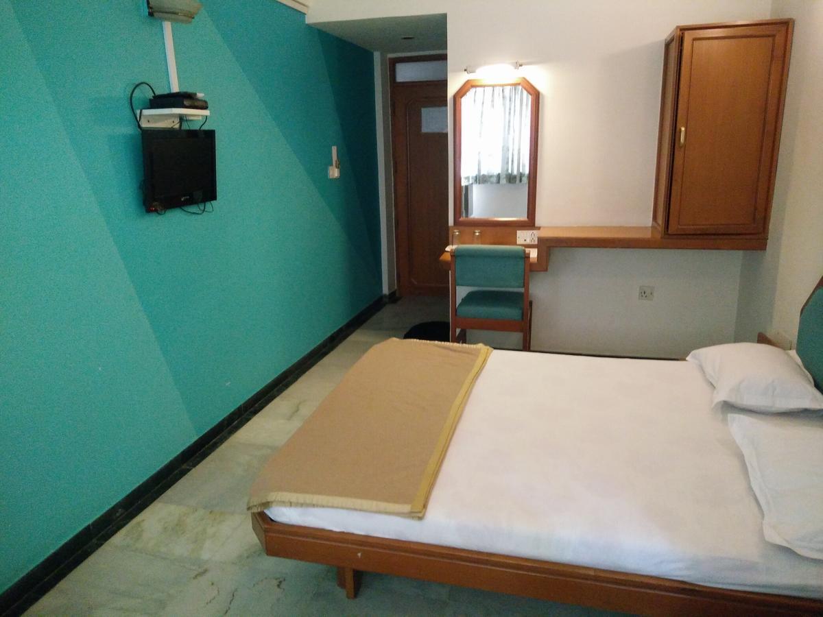 Hotel Grg Vadodara Exteriör bild