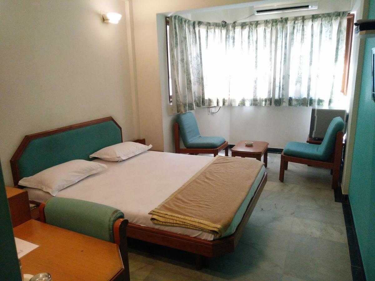 Hotel Grg Vadodara Exteriör bild