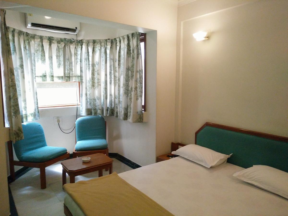 Hotel Grg Vadodara Exteriör bild
