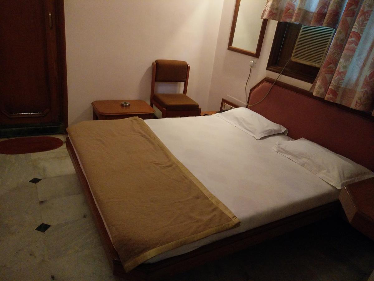 Hotel Grg Vadodara Exteriör bild